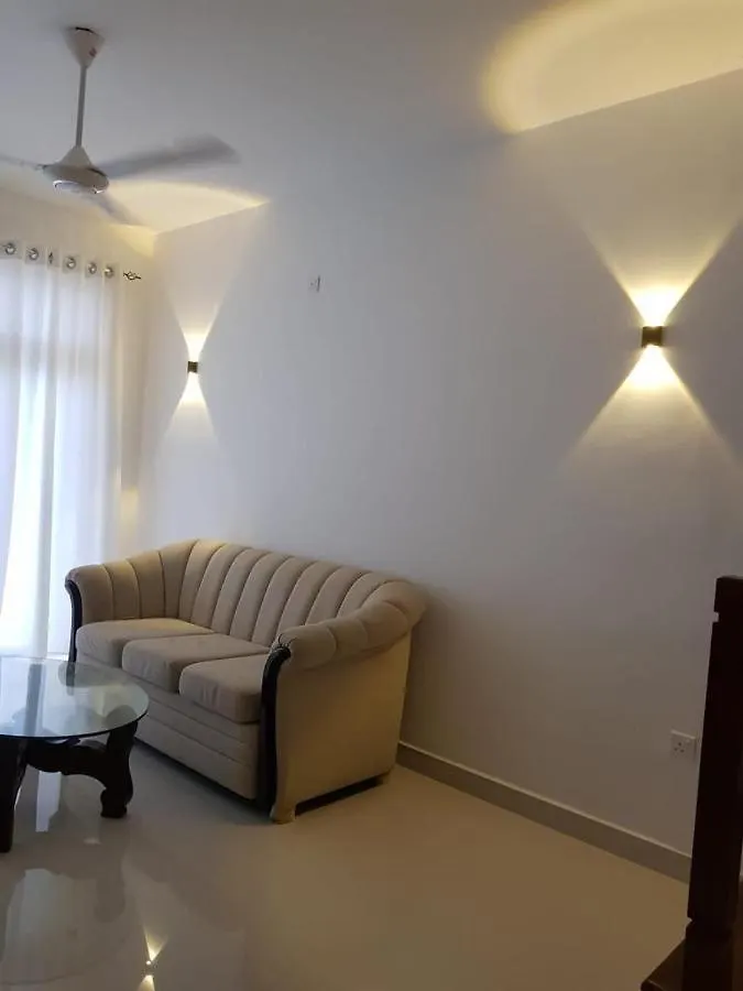 Negombo Residencies Villa 0*,